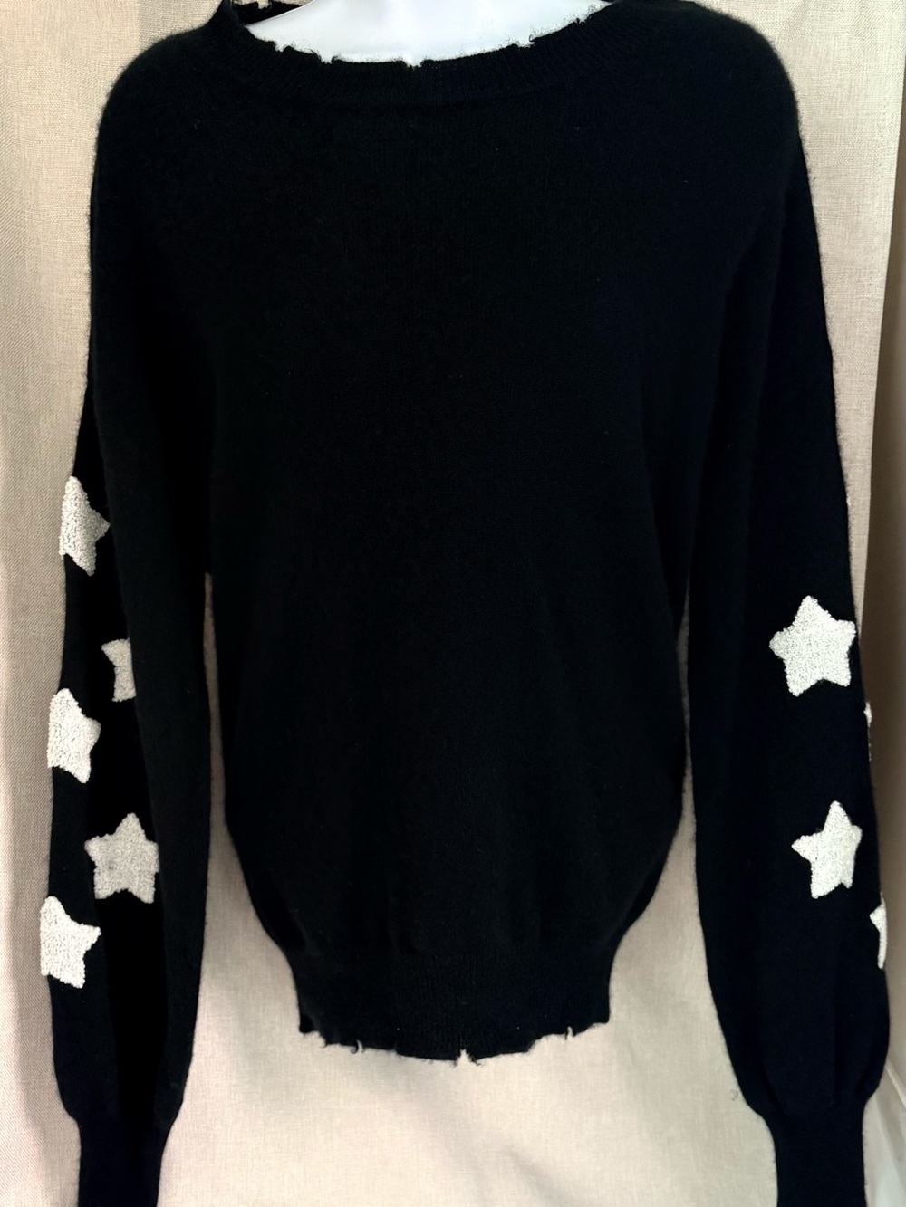 🖤 AQUA Cashmere Black Distressed Star Sleeve 100% Cashmere Sweater | M ⭐✨